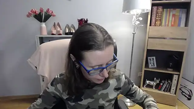 Snapshot of sweetxLizzy chatting on November 14, 2025, 5:44 am sweetxLizzy online show from November 14, 2025, 5:44 am