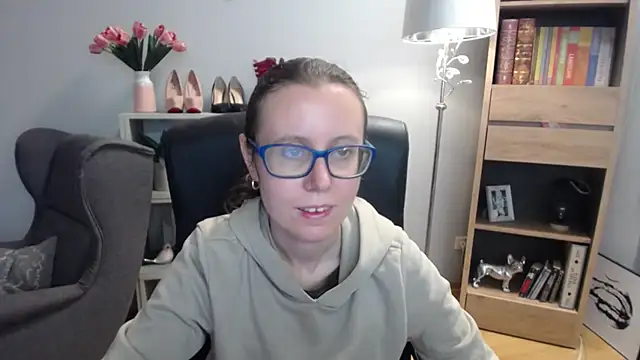 Snapshot of sweetxLizzy chatting on November 18, 2025, 5:33 am sweetxLizzy online show from November 18, 2025, 5:33 am