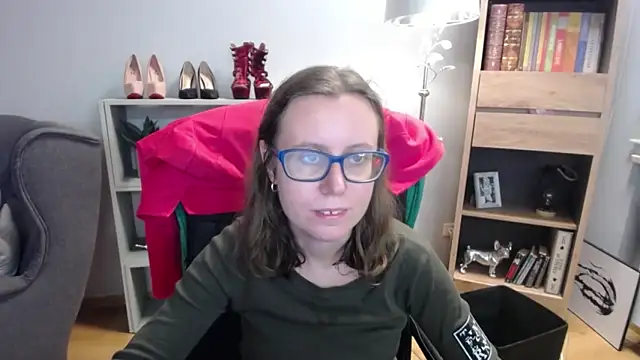 Snapshot of sweetxLizzy chatting on November 4, 2025, 5:22 am sweetxLizzy online show from November 4, 2025, 5:22 am