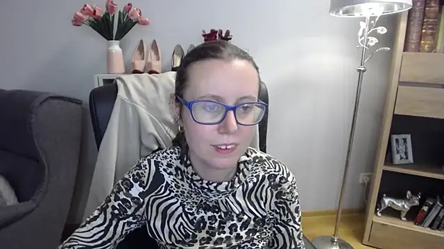 Snapshot of sweetxLizzy chatting on December 4, 2025, 5:39 am sweetxLizzy online show from December 4, 2025, 5:39 am