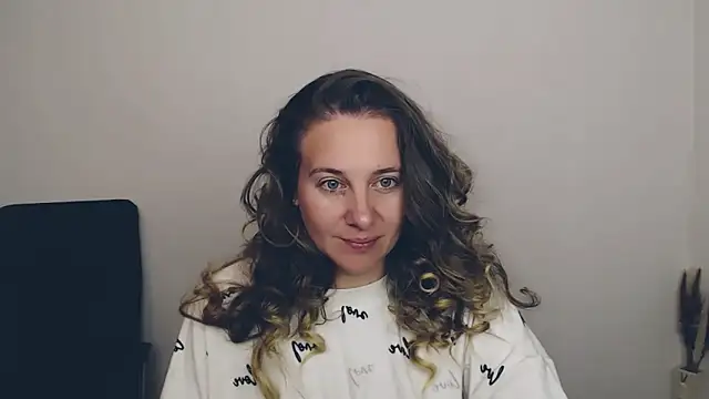 Snapshot of Darklure_ chatting on September 25, 2025, 4:18 am Darklure  online show from September 25, 2025, 4:18 am