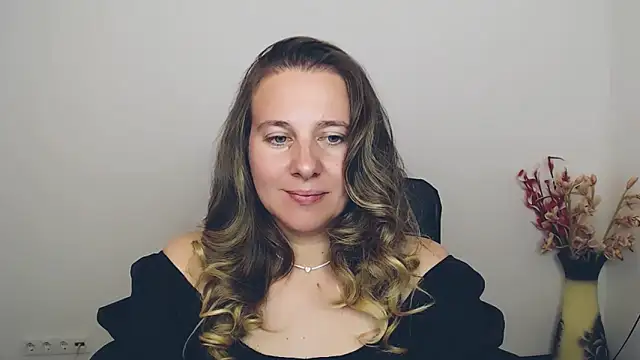 Snapshot of Darklure_ chatting on September 13, 2025, 9:04 pm Darklure  online show from September 13, 2025, 9:04 pm