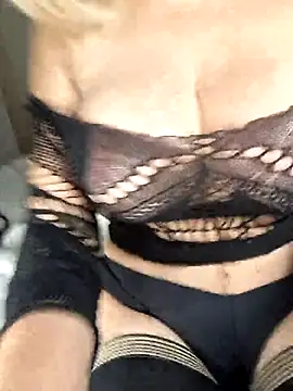 Snapshot of milfevapeccato chatting on November 29, 2025, 3:28 am milfevapeccato online show from November 29, 2025, 3:28 am