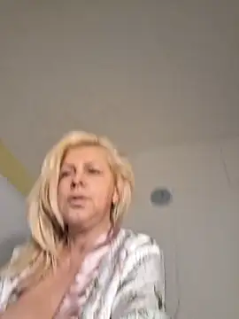 Snapshot of milfevapeccato chatting on November 7, 2025, 1:43 am milfevapeccato online show from November 7, 2025, 1:43 am