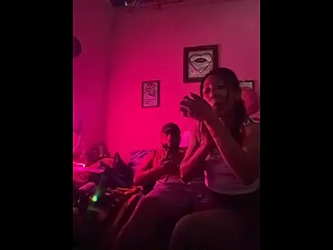 Snapshot of RandalHot chatting on February 7, 2026, 7:22 pm RandalHot online show from February 7, 2026, 7:22 pm