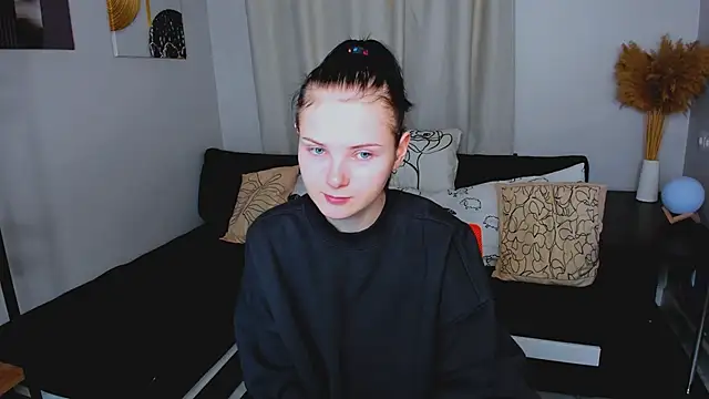 Leila xxBaby online show from December 5, 2025, 1:32 pm