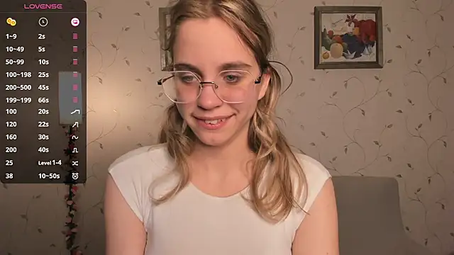 Snapshot of JoanBaggott chatting on December 2, 2025, 8:32 pm JoanBaggott online show from December 2, 2025, 8:32 pm