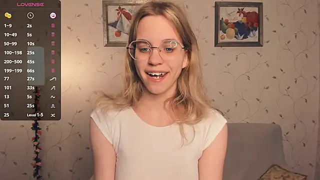 Snapshot of JoanBaggott chatting on December 17, 2025, 8:36 pm JoanBaggott online show from December 17, 2025, 8:36 pm