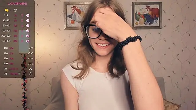 Snapshot of JoanBaggott chatting on October 31, 2025, 8:05 pm JoanBaggott online show from October 31, 2025, 8:05 pm