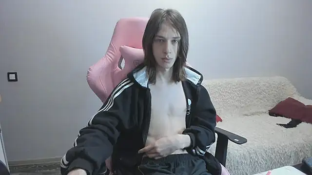 eleganc3 online show from February 5, 2026, 4:41 am