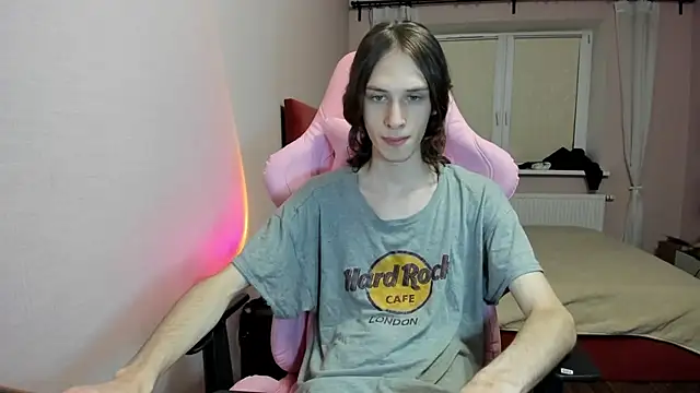 Snapshot of eleganc3 chatting on October 25, 2025, 7:03 pm eleganc3 online show from October 25, 2025, 7:03 pm