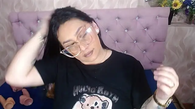 Snapshot of Naomi_Braunx chatting on November 19, 2025, 1:11 pm Naomi Braunx online show from November 19, 2025, 1:11 pm