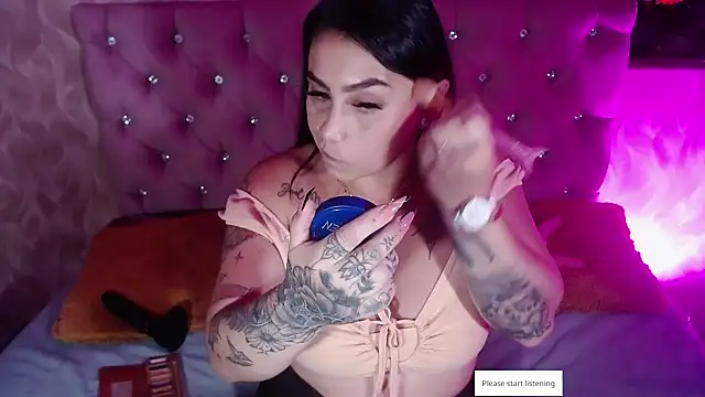 Snapshot of Naomi_Braunx chatting on September 11, 2025, 8:31 pm Naomi Braunx online show from September 11, 2025, 8:31 pm