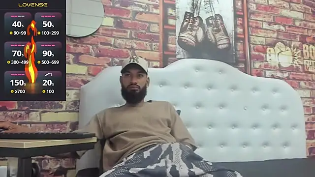 Snapshot of Damian_Shakur chatting on December 16, 2025, 11:36 am Damian Shakur online show from December 16, 2025, 11:36 am