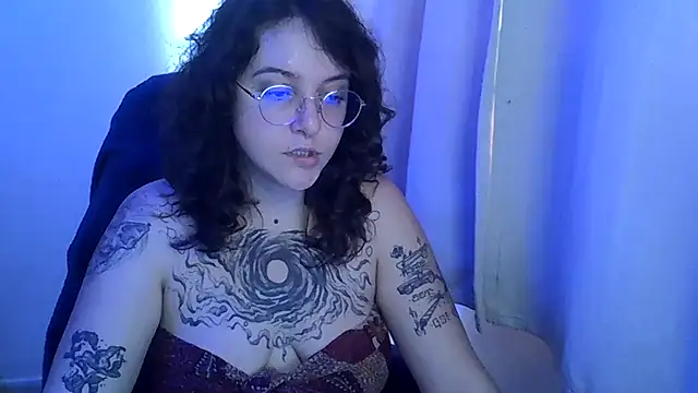 Blue Liz online show from October 15, 2025, 6:49 pm