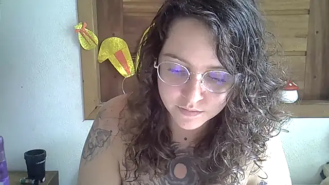 Snapshot of Blue_Liz chatting on April 3, 2026, 4:46 pm Blue Liz online show from April 3, 2026, 4:46 pm