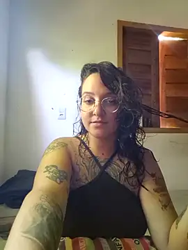 Snapshot of Blue_Liz chatting on February 1, 2026, 5:33 pm Blue Liz online show from February 1, 2026, 5:33 pm