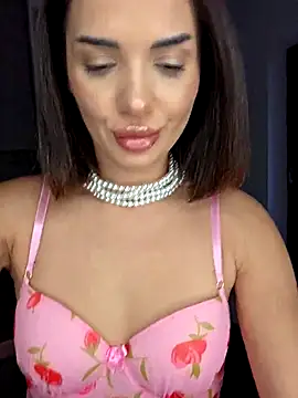 Snapshot of NaughtyChloe chatting on November 4, 2025, 5:11 am NaughtyChloe online show from November 4, 2025, 5:11 am