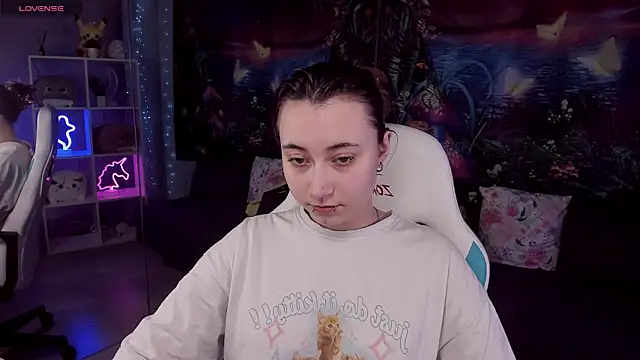 ClaraParks online show from April 2, 2026, 7:42 pm