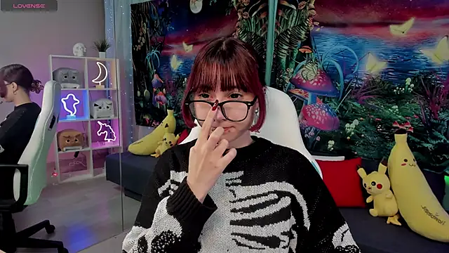 ClaraParks online show from November 5, 2025, 6:33 pm