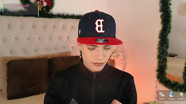 Dulcey  online show from December 14, 2025, 4:29 am