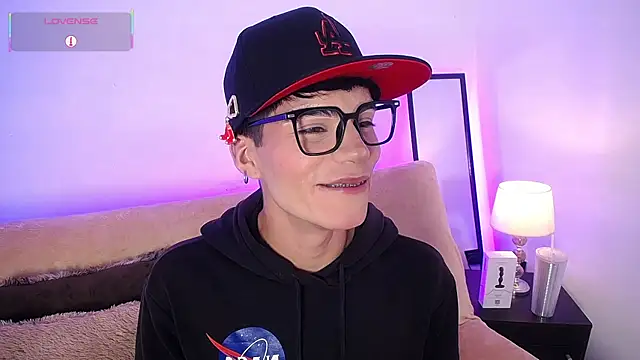 Snapshot of Dulcey_ chatting on January 7, 2026, 4:28 am Dulcey online show from January 7, 2026, 4:28 am