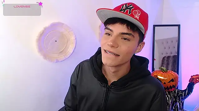 Dulcey  online show from October 30, 2025, 4:55 am