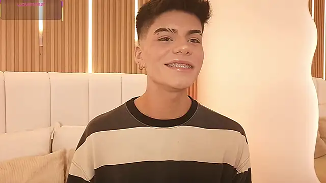 Dulcey  online show from March 11, 2026, 5:23 am