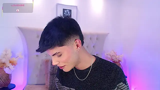 Snapshot of Dulcey_ chatting on November 26, 2025, 4:23 am Dulcey online show from November 26, 2025, 4:23 am