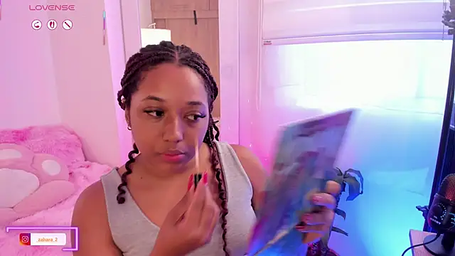 Snapshot of _Zahara_ chatting on November 11, 2025, 10:15 pm Zahara online show from November 11, 2025, 10:15 pm