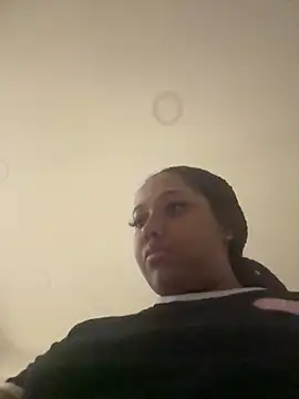 Snapshot of _Zahara_ chatting on November 7, 2025, 11:19 pm Zahara online show from November 7, 2025, 11:19 pm