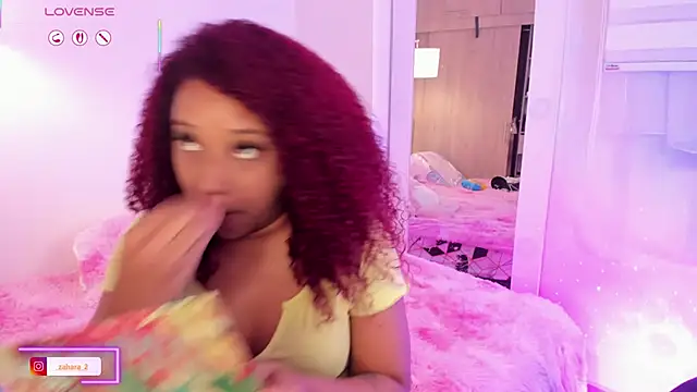 Snapshot of _Zahara_ chatting on November 30, 2025, 11:38 pm Zahara online show from November 30, 2025, 11:38 pm