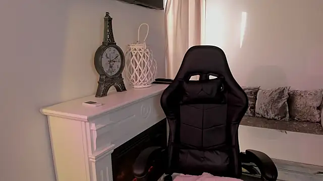 Snapshot of EvaBllake chatting on November 14, 2025, 6:28 am EvaBllake online show from November 14, 2025, 6:28 am