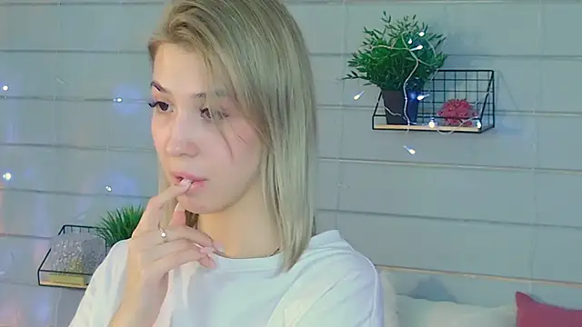 Bella svon online show from May 14, 2026, 3:31 pm