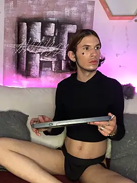 danny rios20 online show from November 22, 2025, 8:08 pm