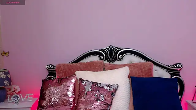 Snapshot of SweetySasha18 chatting on May 28, 2026, 5:19 pm SweetySasha18 online show from May 28, 2026, 5:19 pm