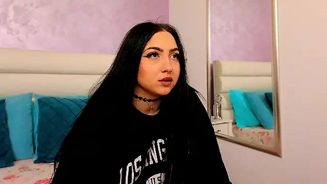 SweetySasha18 online show from December 2, 2025, 6:09 pm