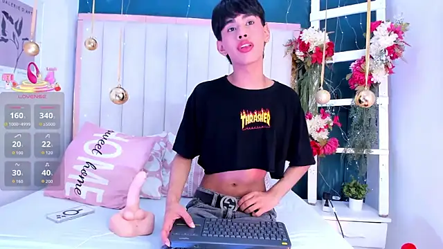 Jim twink online show from December 20, 2025, 7:50 pm