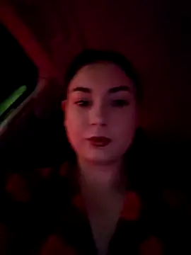 Snapshot of SaraViss20 chatting on September 28, 2025, 10:17 pm SaraViss20 online show from September 28, 2025, 10:17 pm