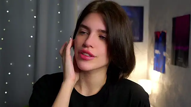 Snapshot of EleneButton chatting on February 5, 2026, 1:12 am EleneButton online show from February 5, 2026, 1:12 am