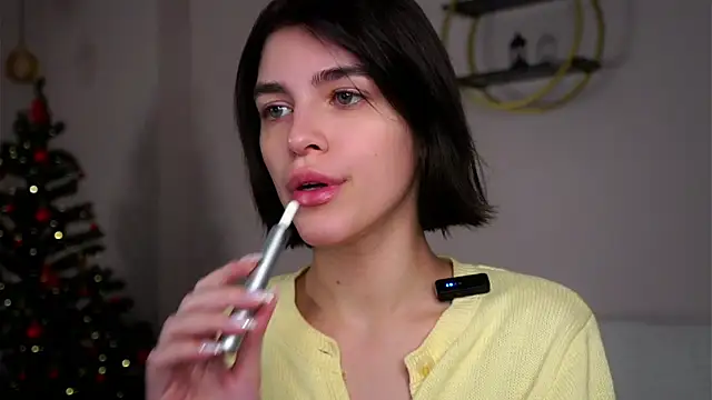 Snapshot of EleneButton chatting on January 7, 2026, 1:21 am EleneButton online show from January 7, 2026, 1:21 am