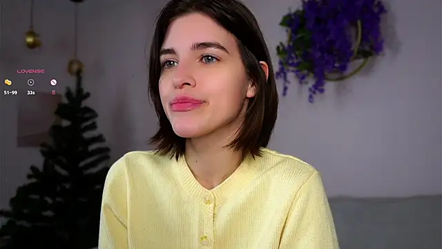 Snapshot of EleneButton chatting on December 22, 2025, 1:06 am EleneButton online show from December 22, 2025, 1:06 am