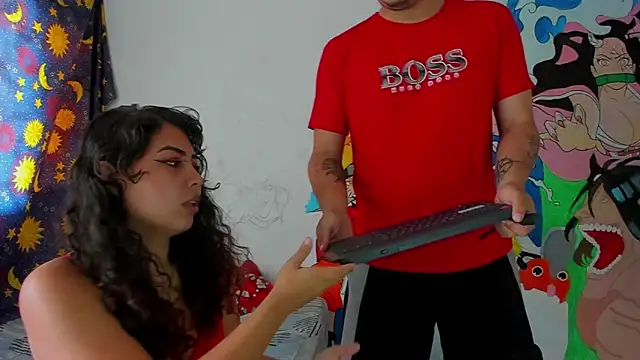 Snapshot of RoxyandAron2 chatting on September 12, 2025, 3:34 pm RoxyandAron2 online show from September 12, 2025, 3:34 pm