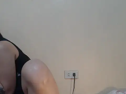 UrKitty lover18 online show from October 30, 2025, 10:39 pm