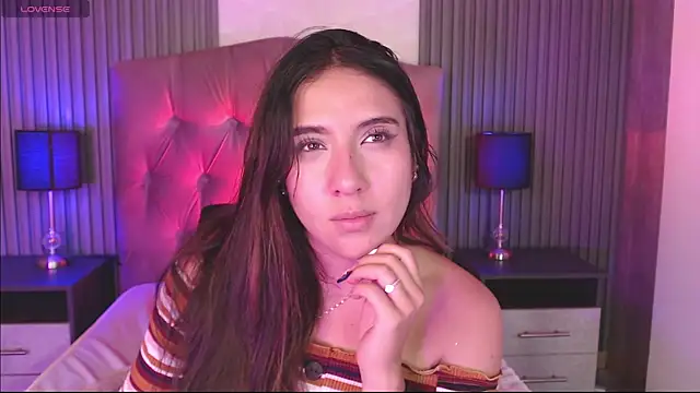 Snapshot of Bonnali_lune chatting on November 13, 2025, 10:35 pm Bonnali lune online show from November 13, 2025, 10:35 pm