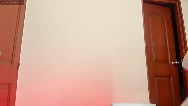 Snapshot of Sheilly_brown chatting on October 30, 2025, 8:17 pm Sheilly brown online show from October 30, 2025, 8:17 pm