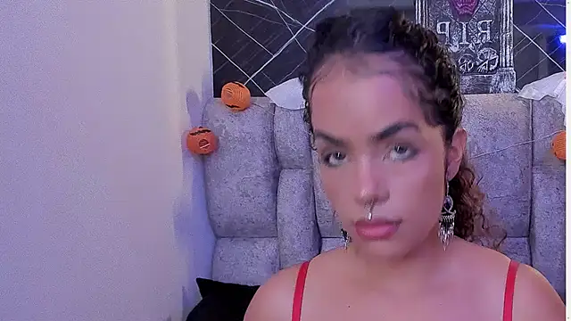 roxanne dl online show from October 15, 2025, 4:48 pm