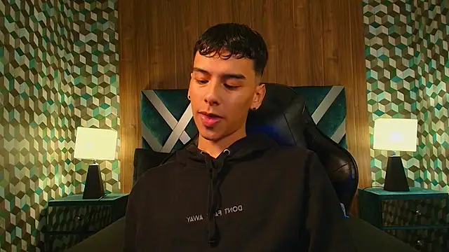 Snapshot of Aiden_Royce chatting on October 22, 2025, 5:29 am Aiden Royce online show from October 22, 2025, 5:29 am