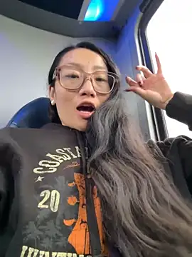 Snapshot of Aliciaz3 chatting on November 10, 2025, 6:02 pm Aliciaz3 online show from November 10, 2025, 6:02 pm