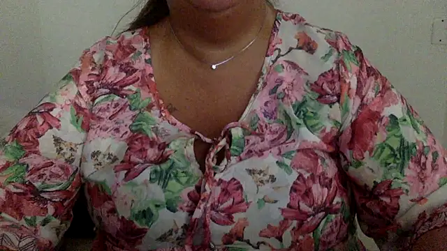 Snapshot of LaReginaNera chatting on July 21, 2026, 7:42 am LaReginaNera online show from July 21, 2026, 7:42 am